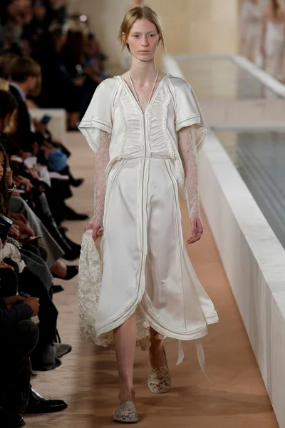 Look 14